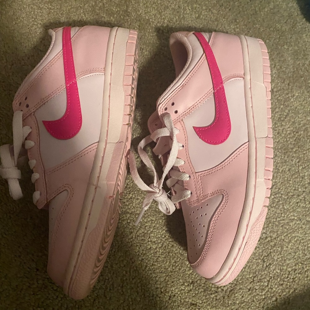 pink dunks - Picture 3 of 3